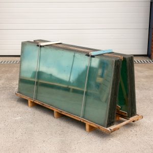 SHEET OF SECOND HAND GLASS 1650 X 730 X 4 MM